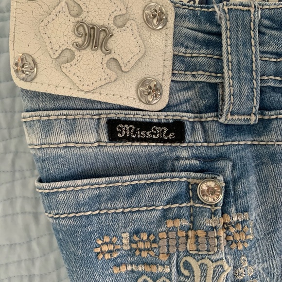 Nice Miss Me Signature Cuff Light Blue Jeans. Size 28 - Picture 3 of 11